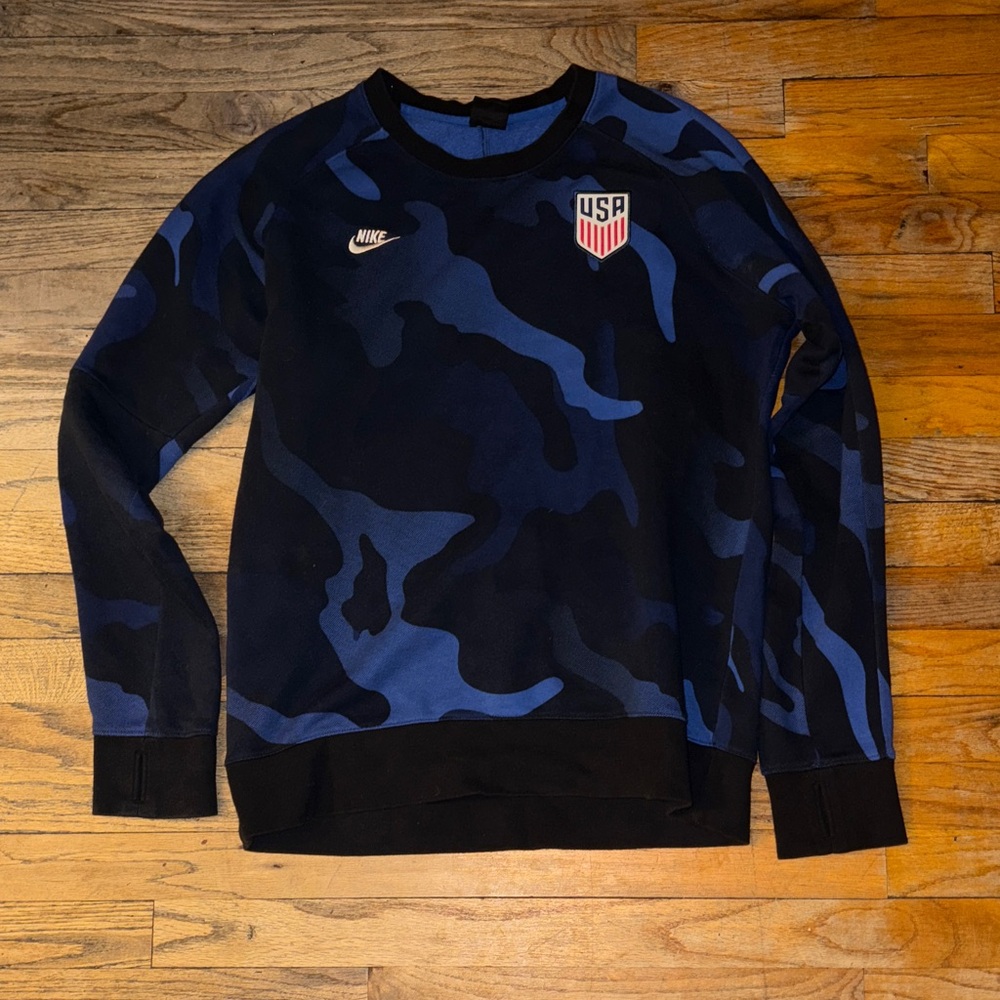 Nike Men's navy Blue Camo Crewneck Sweater